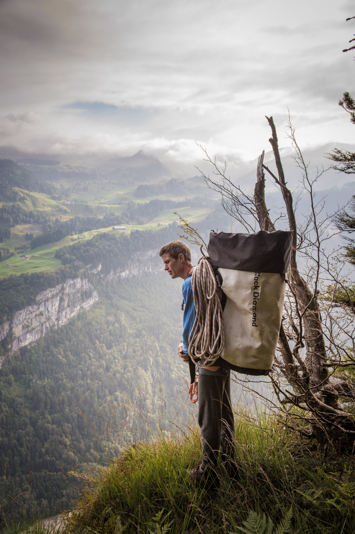 Carrying | Stefan Kuerzi - Adventure Photography