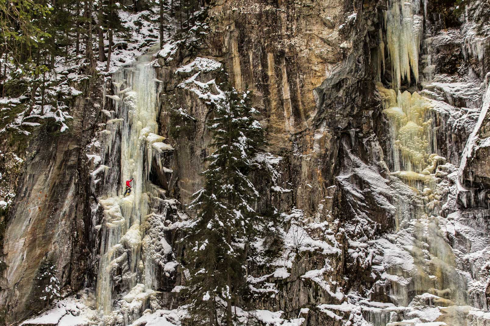 Iceclimbing | Stefan Kuerzi - Climbing Photography