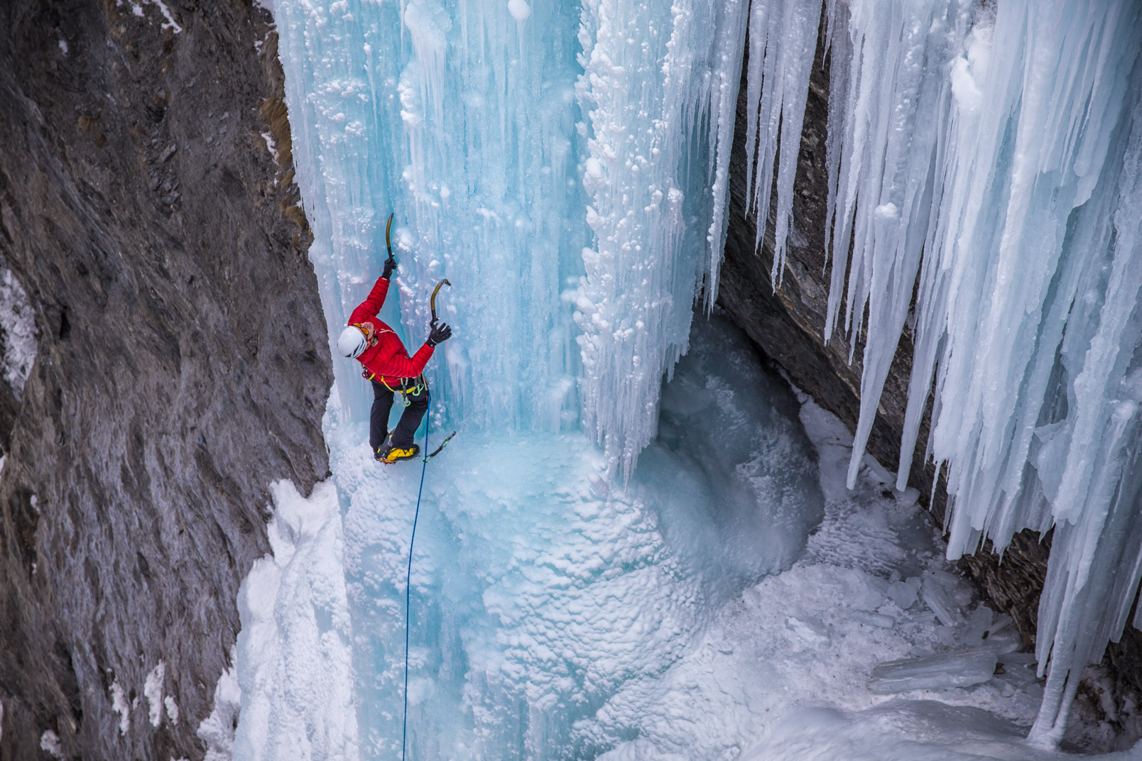 Iceclimbing Avers | Stefan Kuerzi - Climbing Photography