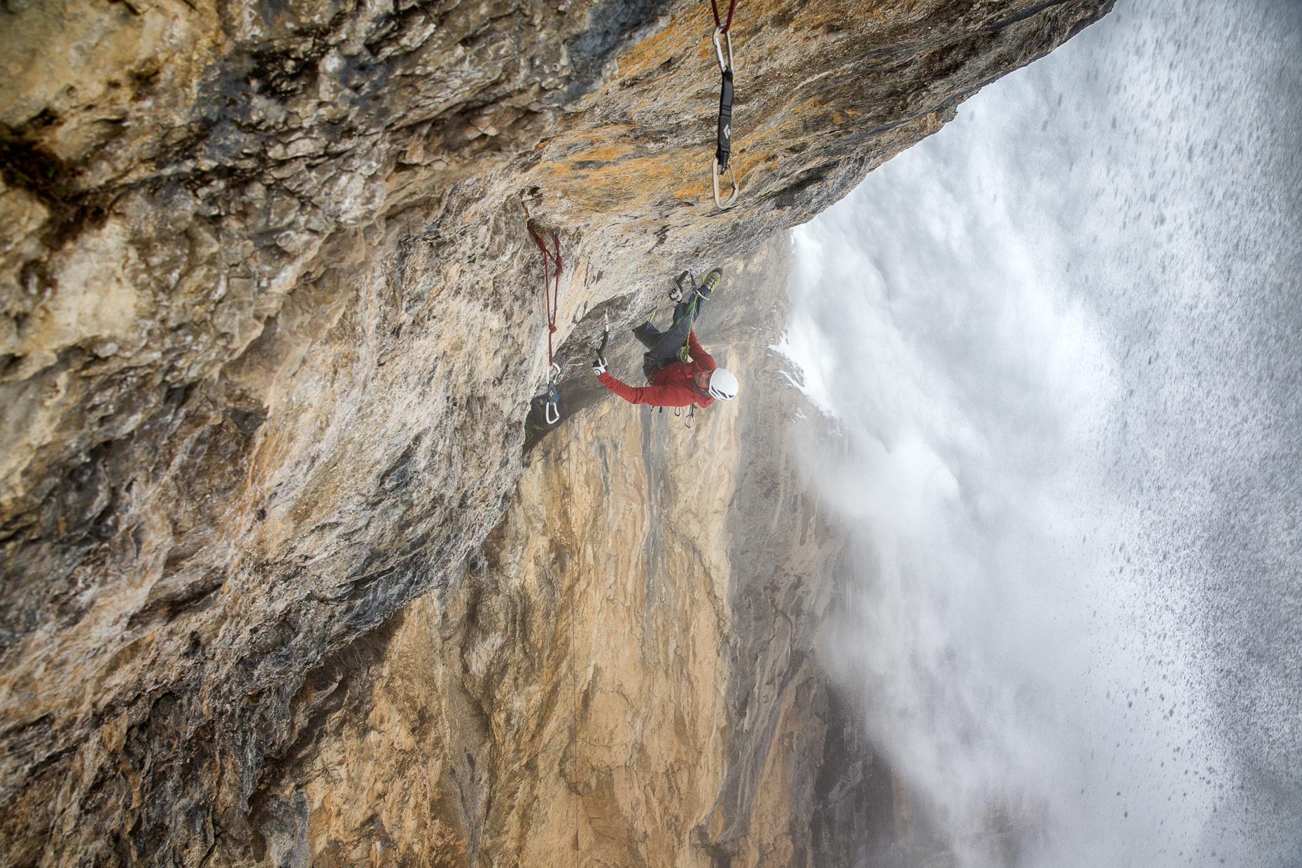 Mixed climbing | Stefan Kuerzi - Climbing Photography